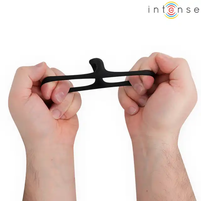 Intense - Alfie model 6. Potrójny elastyczny pierścień erekcyjny czarny. 