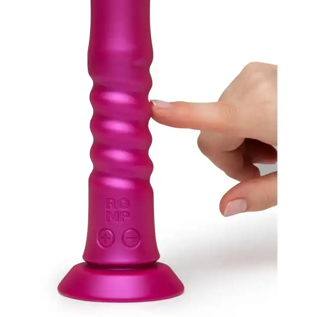 Romp - Jiggle - Nowoczesny wibrator  z rytmicznymi ruchami posuwisto-zwrotnymi. 6 poziomów prędkości oraz 4 tryby pracy, mocna przyssawka, kompatybilność z uprzężami strap-on.