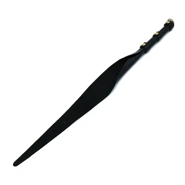 O-Products - Black Leather Single Flap Whip Gold D-Ring - Elegancka, skórzana szpicruta ze złotymi zdobieniami.