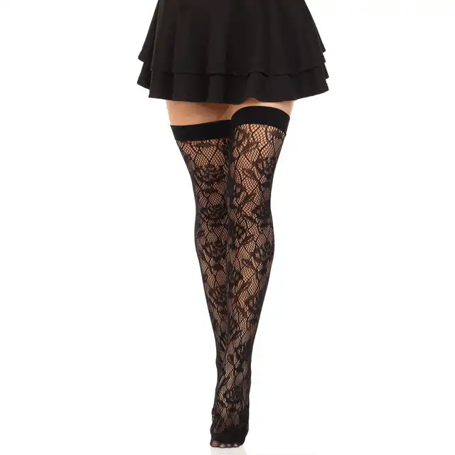 Leg Avenue - Wild Rose Net Thigh Highs - Kuszące samonośne pończochy z motywem róż. Romantyczny kwiatowy wzór i klasyczna kabaretka w wyjątkowo kobiecym wydaniu.