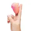 Romp - Kiss - innowacyjny i funkcjonalny stymulator łechtaczki z technologią Pleasure Air i wygodnym uchwytem. Wodoodporność IPX7, ładowanie USB, uroczy design!