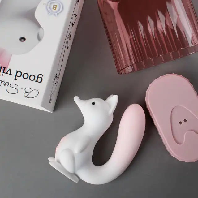 Bseries - Squirrel Smart Tail. Sterowana aplikacją przesłodka wielofunkcyjna wiewiórka.