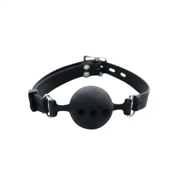 Fetish Fantasy Breathable Silicone Ball Gag – Oddychający knebel z silikonową kulą o średnicy 4 cm i regulowanym paskiem.